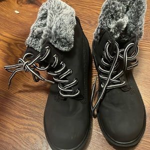 Black shoes for women